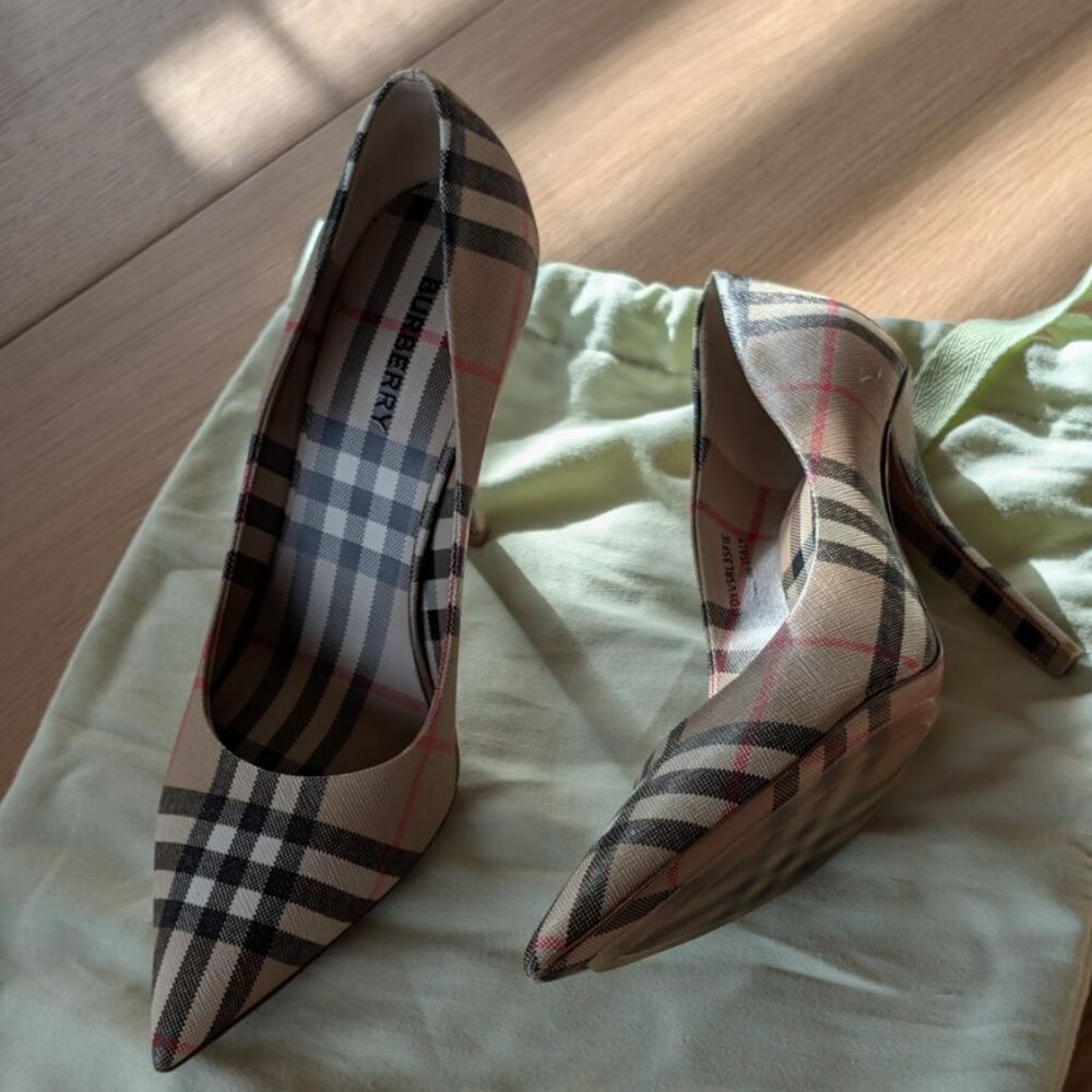 Burberry - Aubri Vintage Check Pointed Canvas Pumps